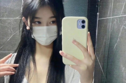 百万粉丝的网红塌房制造农村穷苦人设博同情被曝光家庭富裕